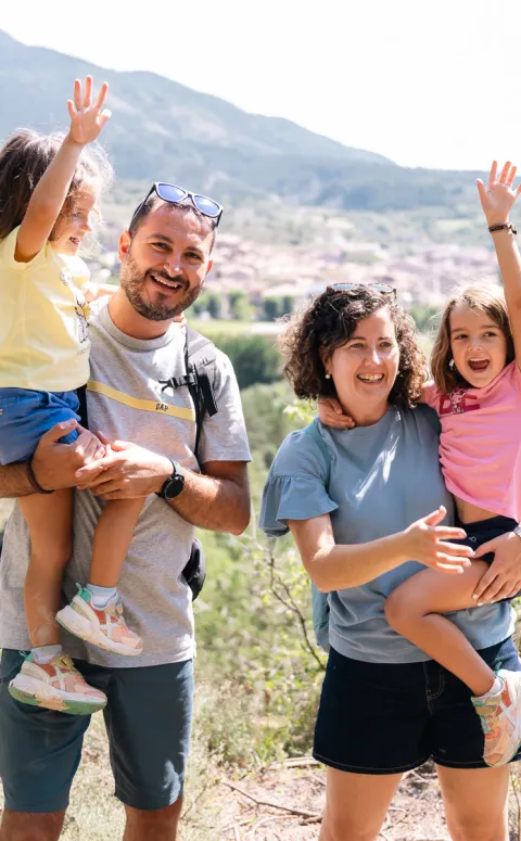 Família a l'estiu a la muntanya